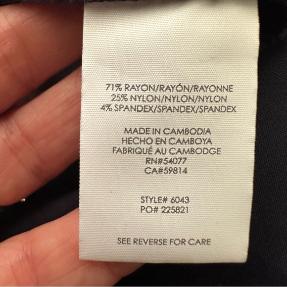 Cabi Keen Kick Flare Pants Women's 6 Navy‎ Blue Ponte Knit Ankle Crop Career - Picture 7 of 9